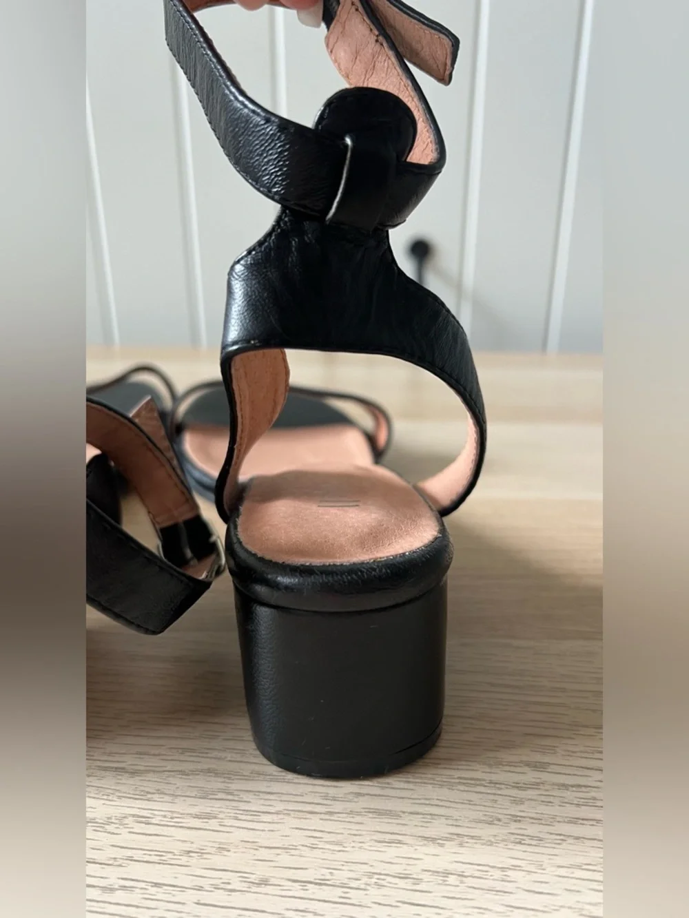 J Jill Black Leather Sandals Ankle Strap Low Heel Minimalist Size 9 New